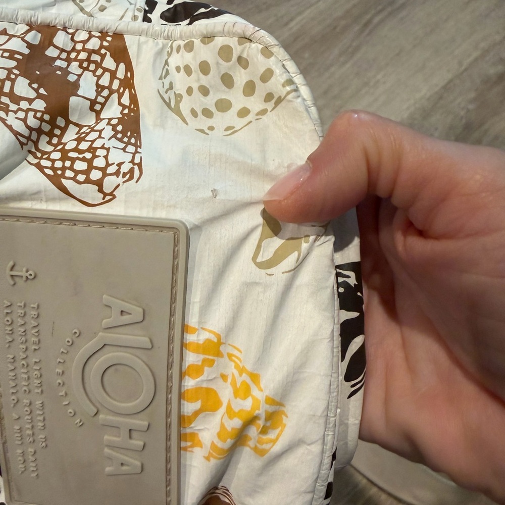 Preloved Aloha Collection Lucky 11 bag  with shells 🐚 - Picture 2 of 5